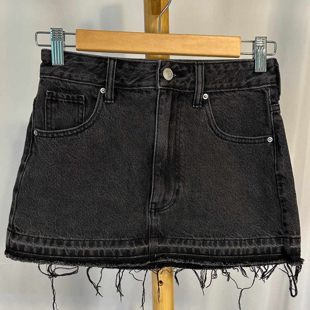 PacSun Black Frayed Hem Denim Mini Skirt | EUC
